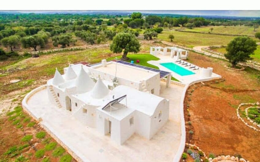 Villa in vendita con trulli e piscina ,c/da San Benedetto, Ostuni