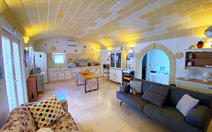 Villa in vendita con trulli e piscina ,c/da San Benedetto, Ostuni