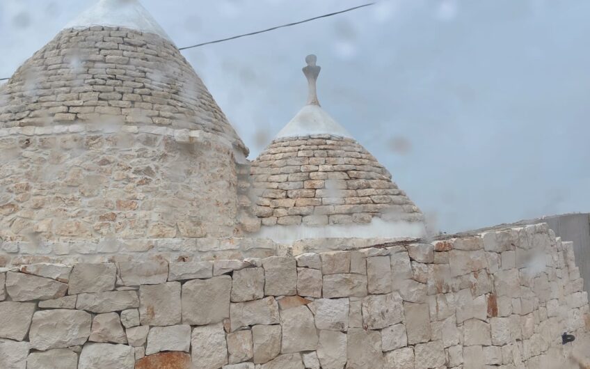 Villa di nuova costruzione con piscina e trullo, contrada San Benedetto, Ostuni